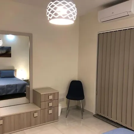 Sea View 2 Bed Close To Hpi7738