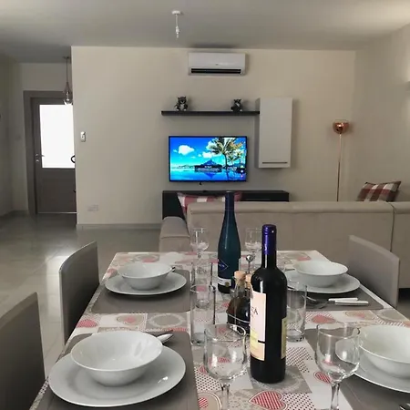 Apartment Sea View 2 Bed Close To Hpi7738
