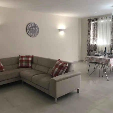 Apartment Sea View 2 Bed Close To Hpi7738 Marsaskala