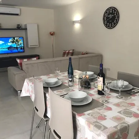 Apartment Sea View 2 Bed Close To Hpi7738 Marsaskala