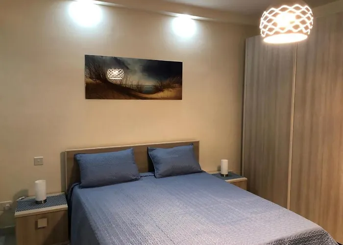 Sea View 2 Bed Close To Hpi7738 *