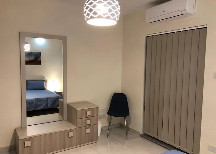 Sea View 2 Bed Close To Hpi7738